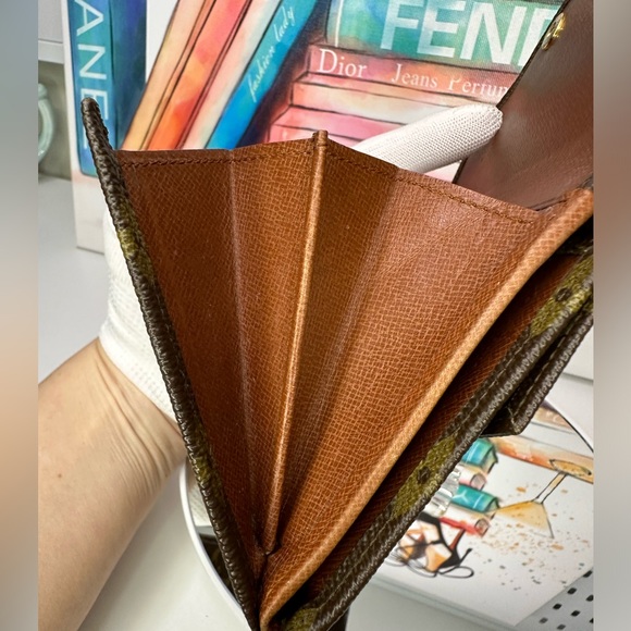 LOUIS VUITTON ELISE WALLET - Picture 6 of 17